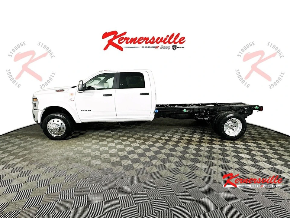 2026 Ram 4500 & 5500 - Image 4 of 21