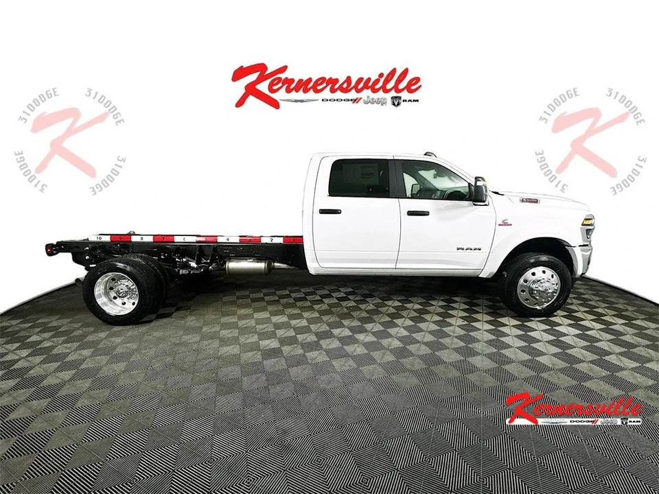 2026 Ram 4500 & 5500 - Image 8 of 21
