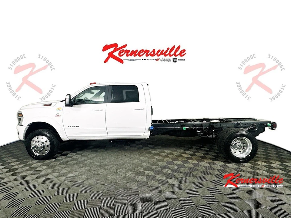 2026 Ram 4500 & 5500 - Image 4 of 19