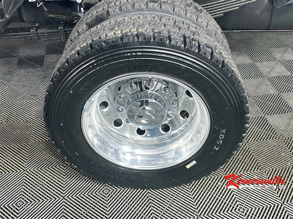2026 Ram 4500 & 5500 - Image 15 of 19