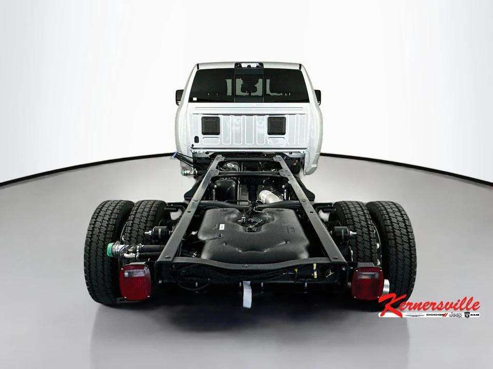 2026 Ram 4500 & 5500 - Image 6 of 21