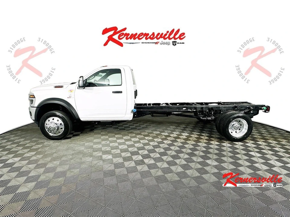 2026 Ram 4500 & 5500 - Image 4 of 21