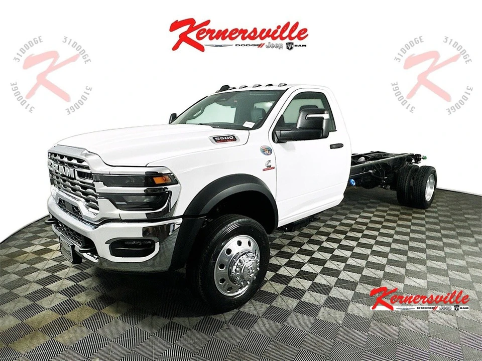 2026 Ram 4500 & 5500 - Image 3 of 21