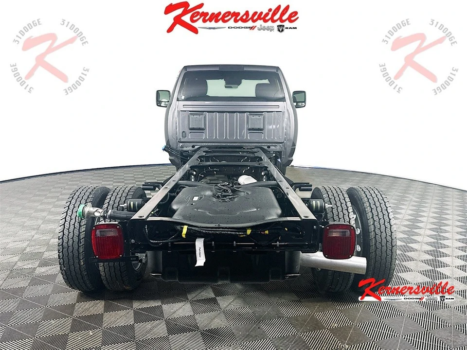 2026 Ram 4500 & 5500 - Image 6 of 12