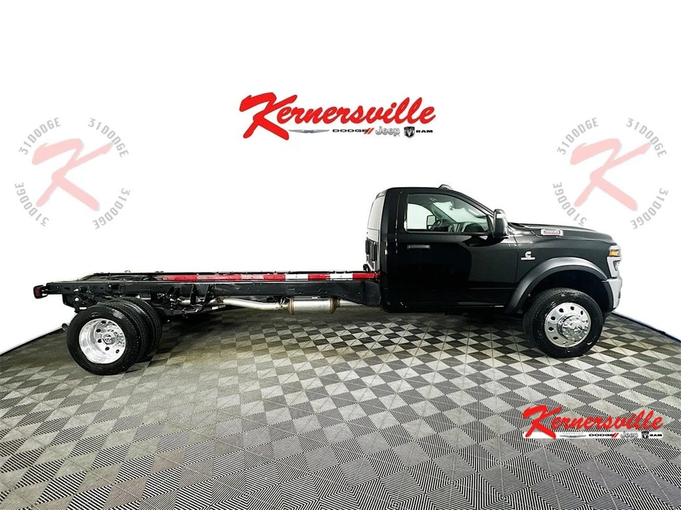 2026 Ram 4500 & 5500 - Image 8 of 21