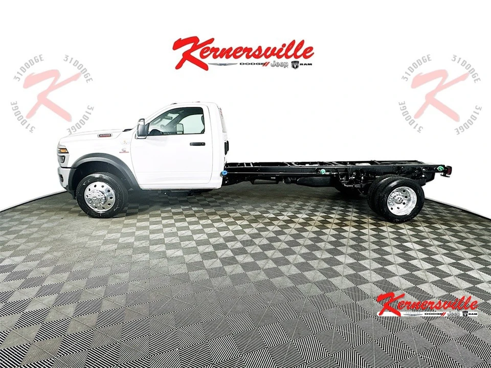 2026 Ram 4500 & 5500 - Image 4 of 12
