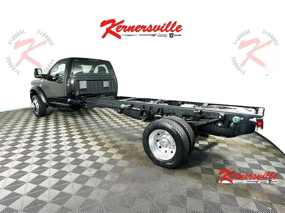 2026 Ram 4500 & 5500 - Image 5 of 21