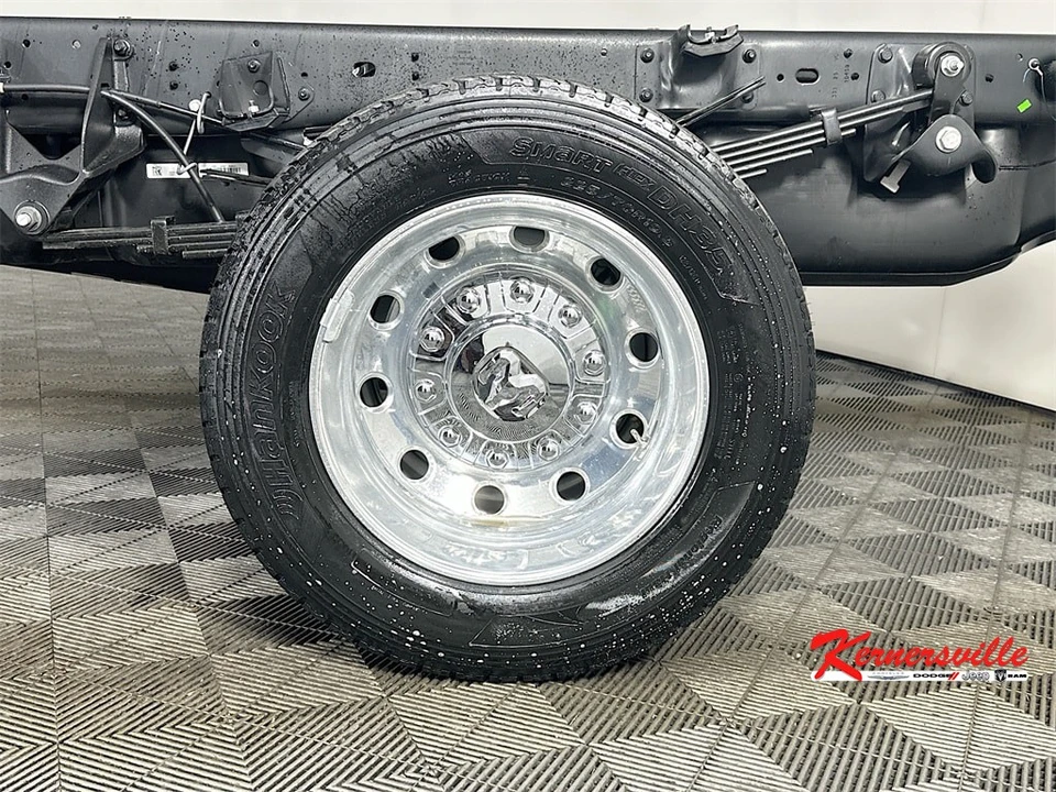 2026 Ram 4500 & 5500 - Image 16 of 21