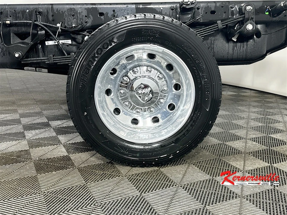 2026 Ram 4500 & 5500 - Image 16 of 21