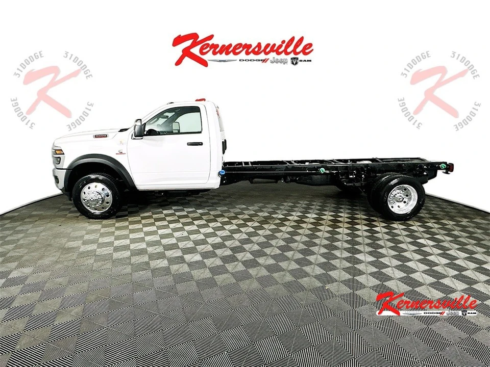 2026 Ram 4500 & 5500 - Image 4 of 12