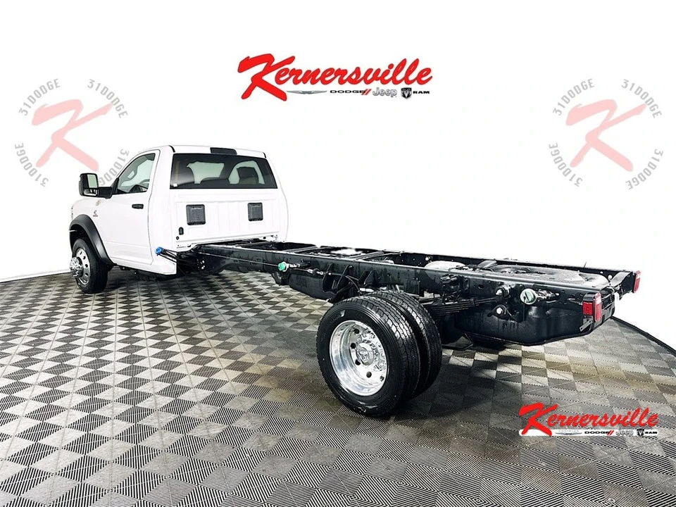 2026 Ram 4500 & 5500 - Image 5 of 12