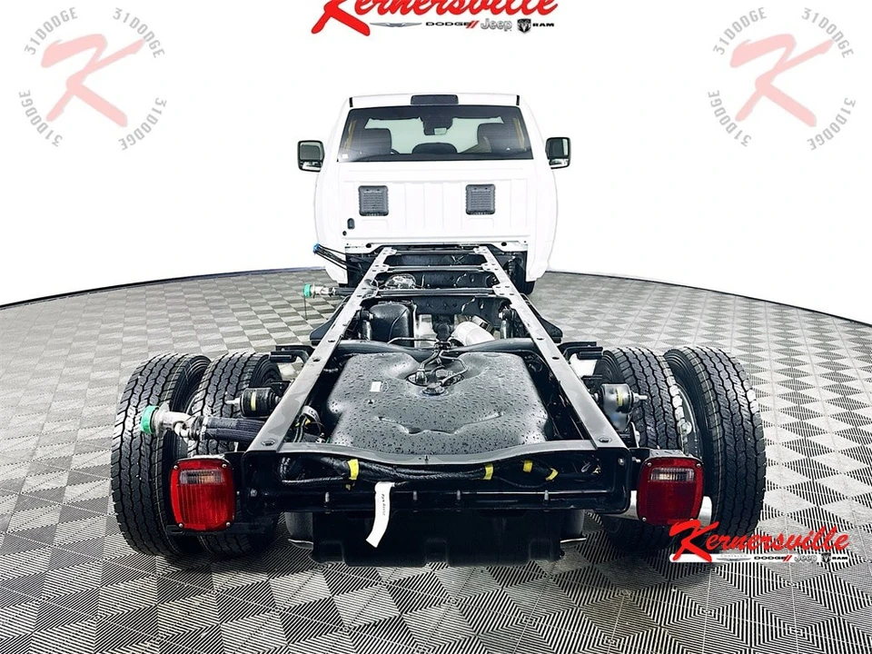 2026 Ram 4500 & 5500 - Image 6 of 12