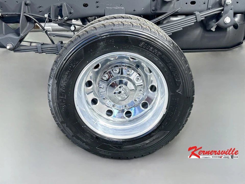 2026 Ram 4500 & 5500 - Image 15 of 20