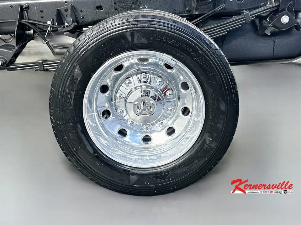 2026 Ram 4500 & 5500 - Image 15 of 20