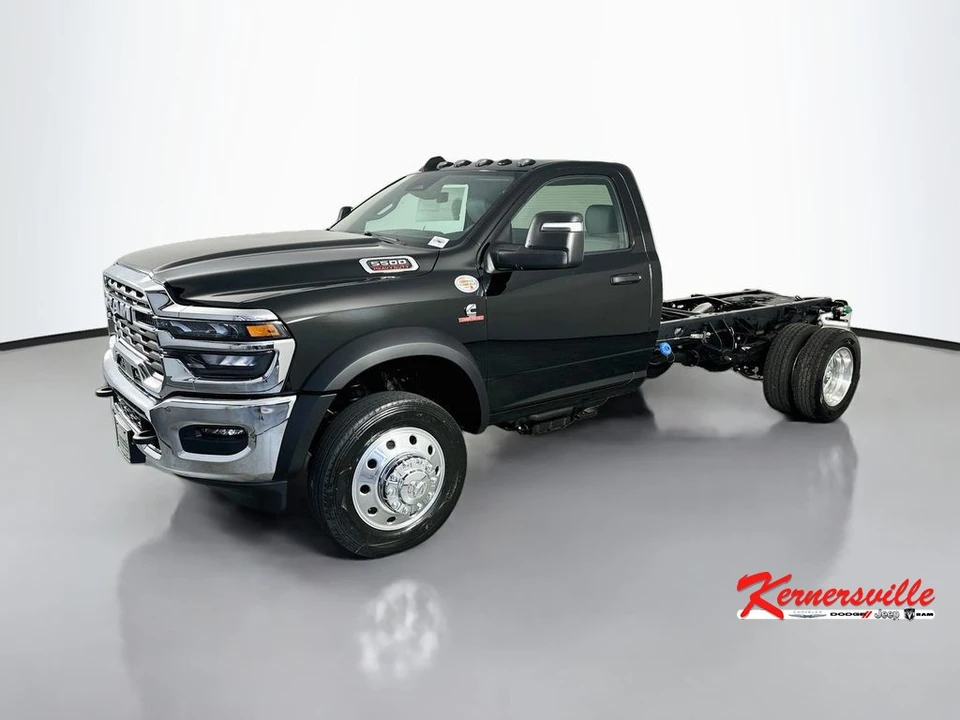 2026 Ram 4500 & 5500 - Image 3 of 20