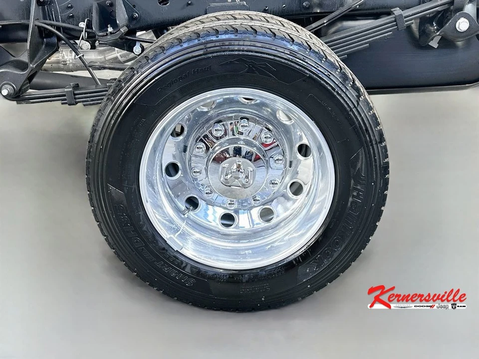2026 Ram 4500 & 5500 - Image 15 of 20