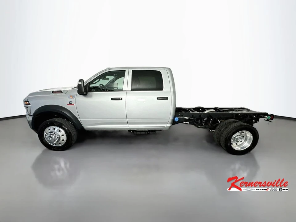 2026 Ram 4500 & 5500 - Image 4 of 19