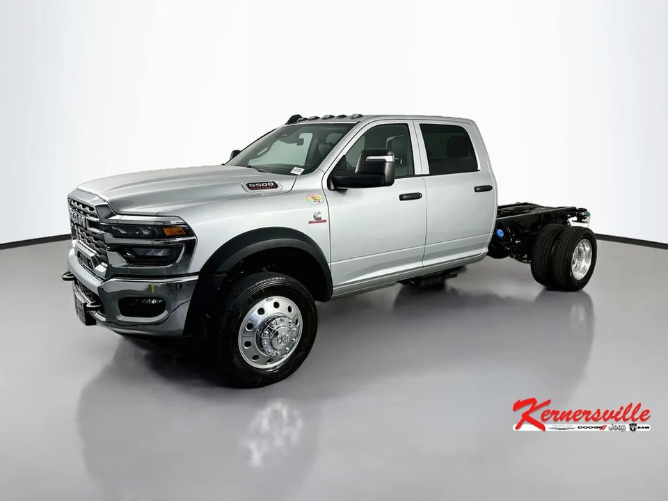 2026 Ram 4500 & 5500 - Image 3 of 19