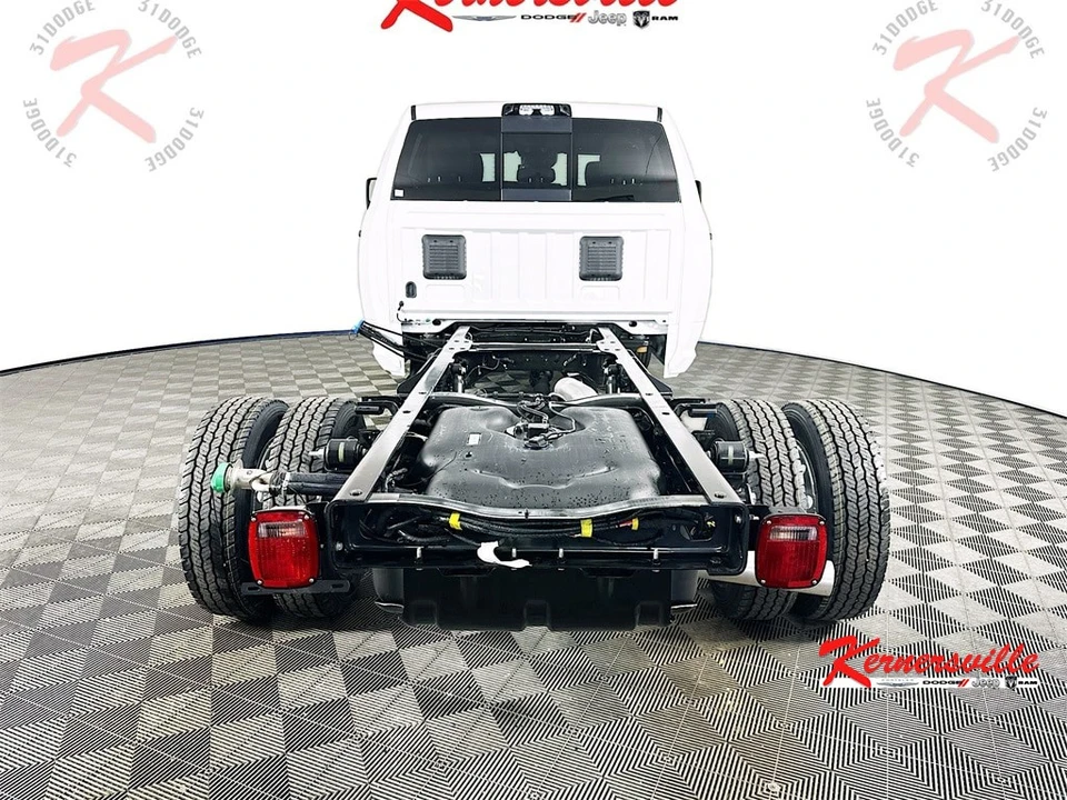 2026 Ram 4500 & 5500 - Image 6 of 21