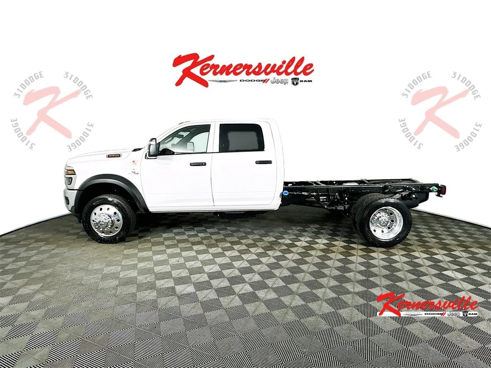 2026 Ram 4500 & 5500 - Image 4 of 21