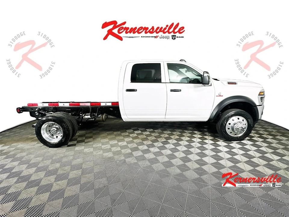 2026 Ram 4500 & 5500 - Image 8 of 21