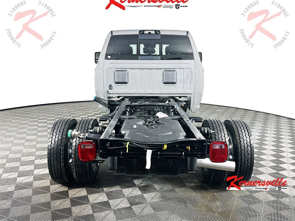 2026 Ram 4500 & 5500 - Image 6 of 21