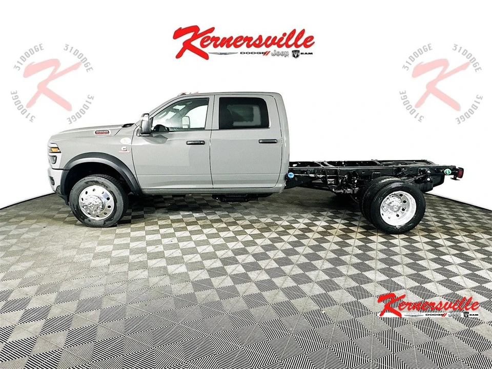 2026 Ram 4500 & 5500 - Image 4 of 21