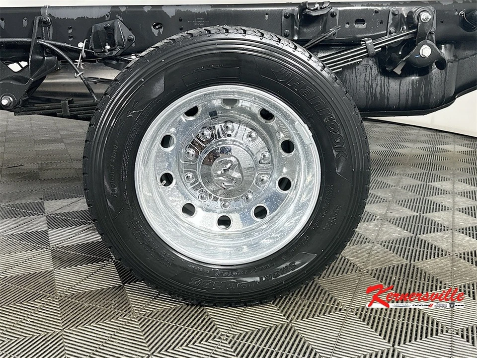 2026 Ram 4500 & 5500 - Image 16 of 21