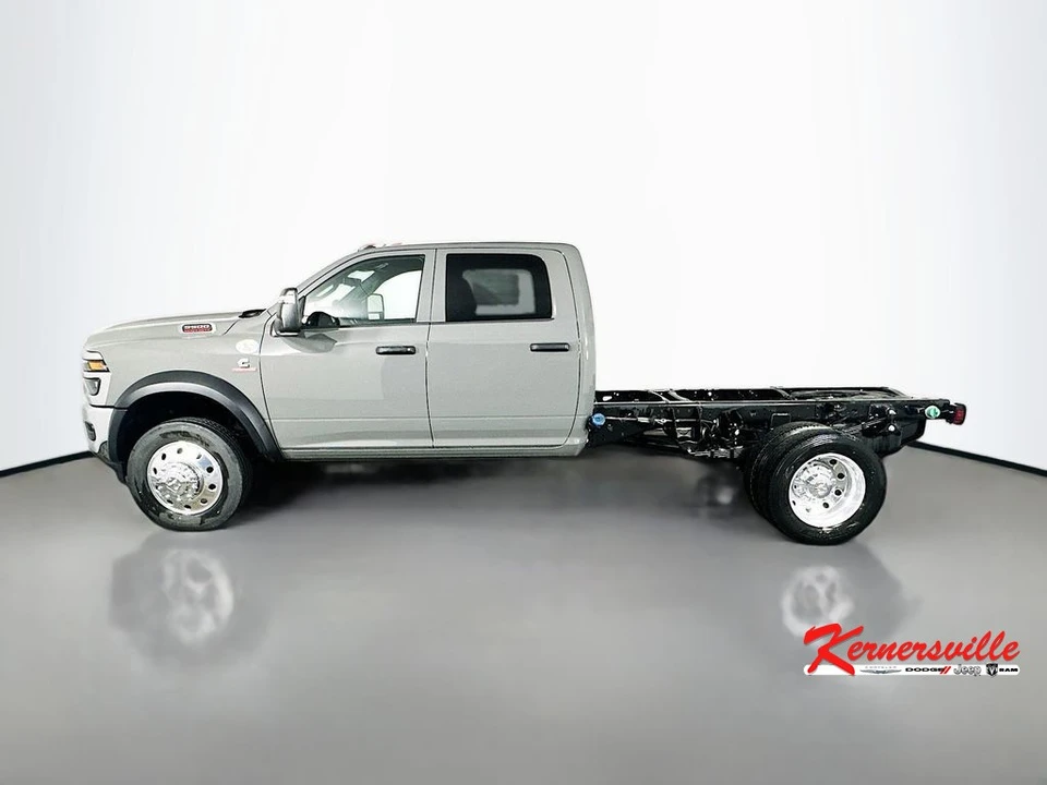 2026 Ram 4500 & 5500 - Image 4 of 21