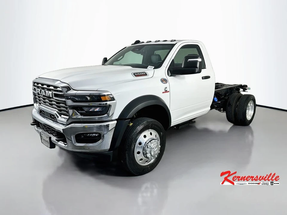 2026 Ram 4500 & 5500 - Image 3 of 20