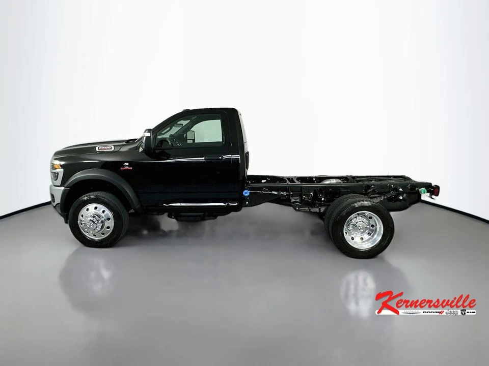 2026 Ram 4500 & 5500 - Image 4 of 20