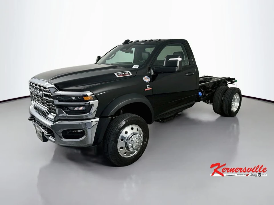 2026 Ram 4500 & 5500 - Image 3 of 20