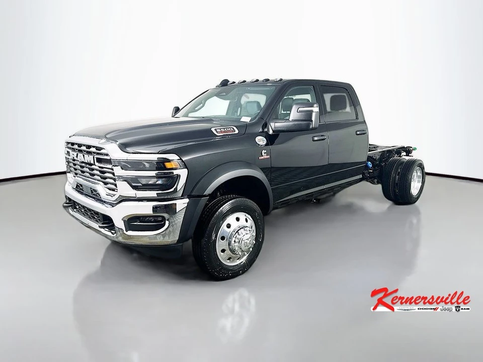 2026 Ram 4500 & 5500 - Image 3 of 21