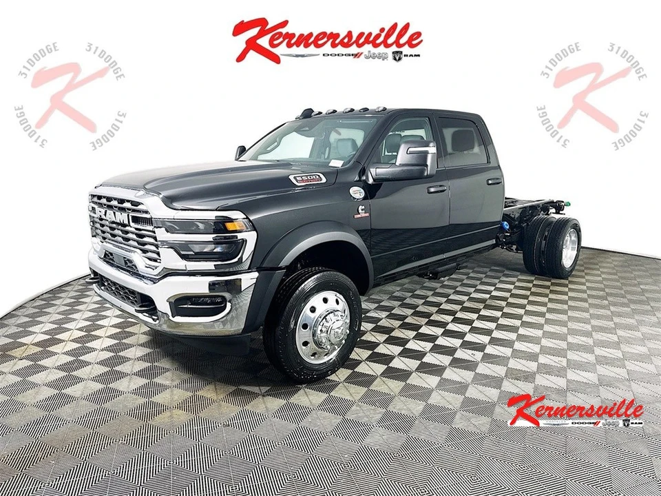 2026 Ram 4500 & 5500 - Image 3 of 21