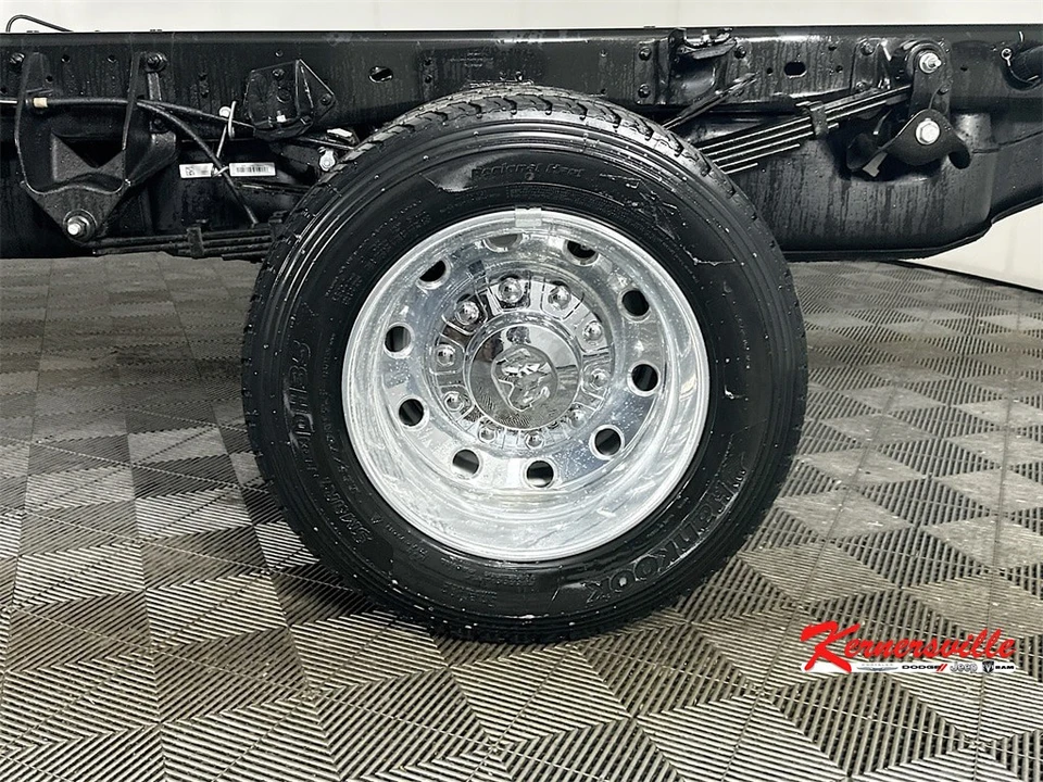 2026 Ram 4500 & 5500 - Image 16 of 21