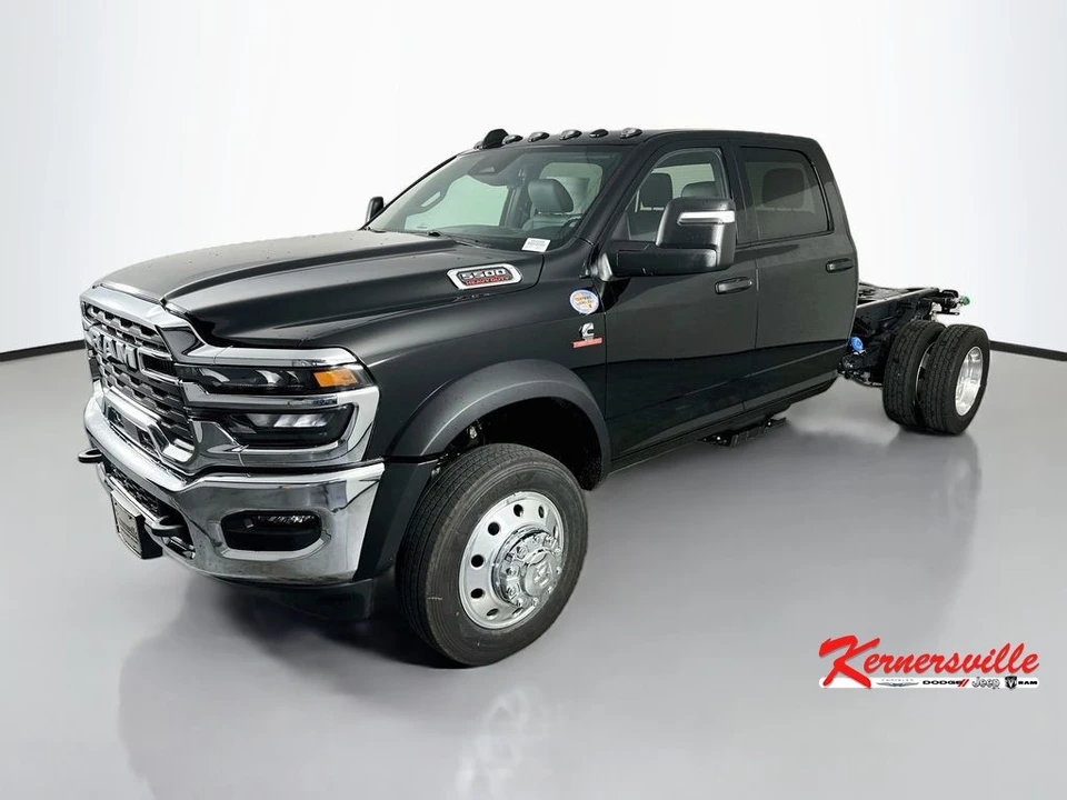 2026 Ram 4500 & 5500 - Image 3 of 20