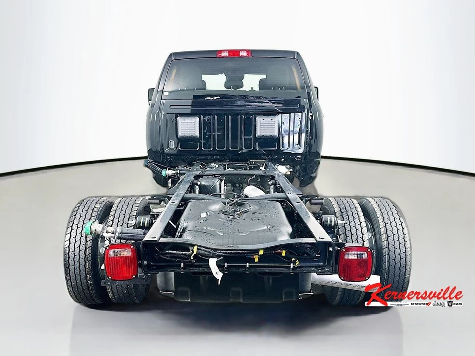 2026 Ram 4500 & 5500 - Image 7 of 12