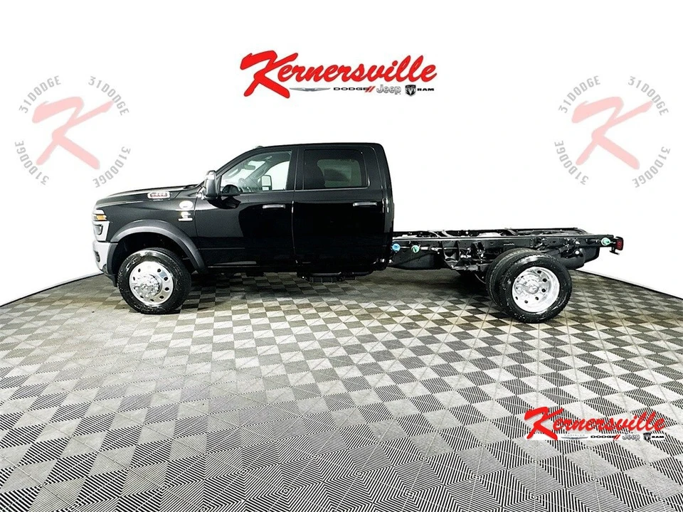 2026 Ram 4500 & 5500 - Image 4 of 12