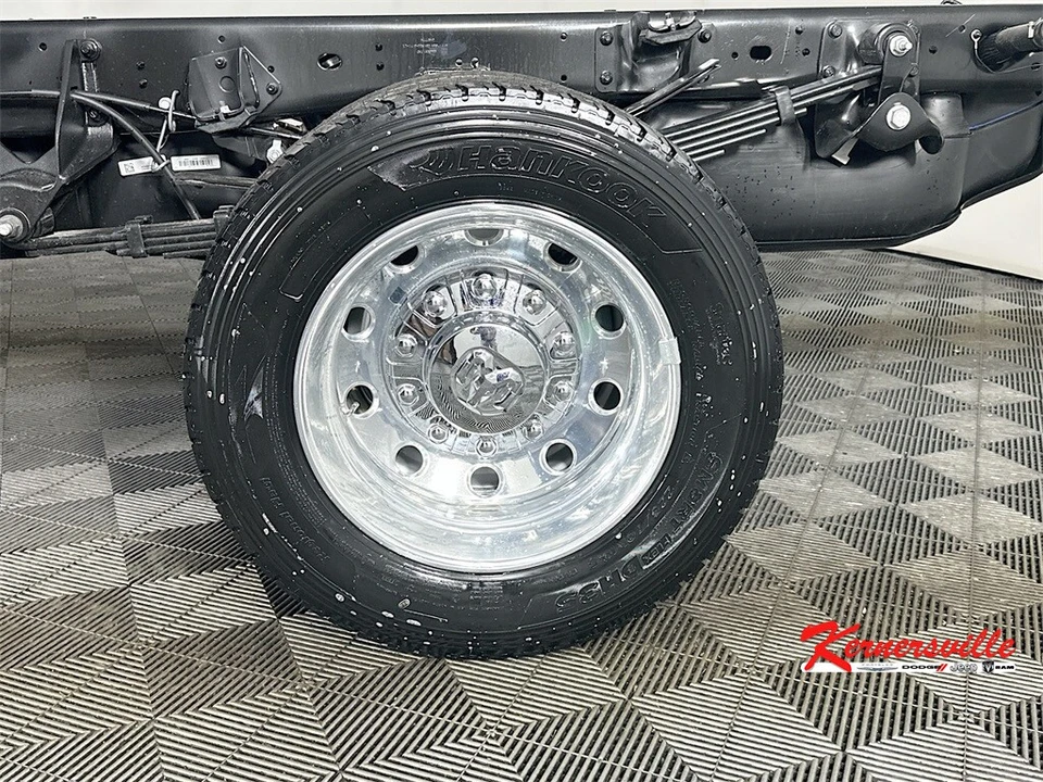 2026 Ram 4500 & 5500 - Image 16 of 21