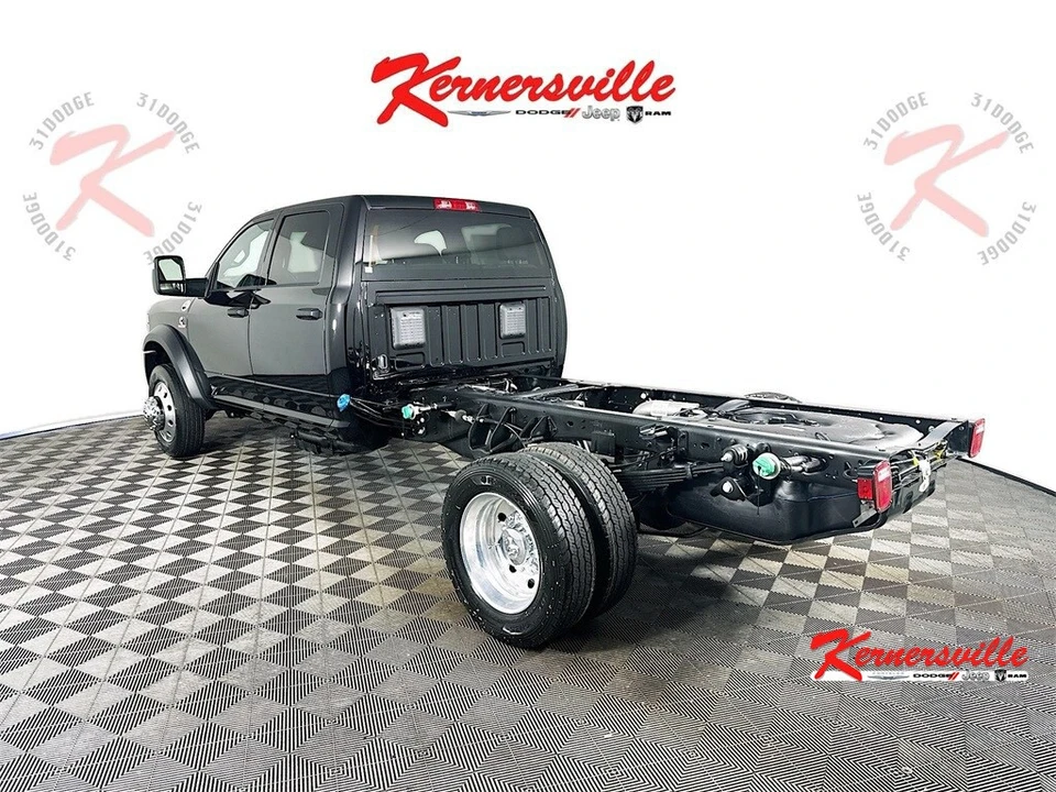2026 Ram 4500 & 5500 - Image 5 of 12