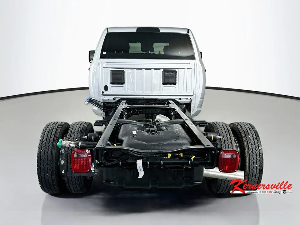 2026 Ram 4500 & 5500 - Image 6 of 19