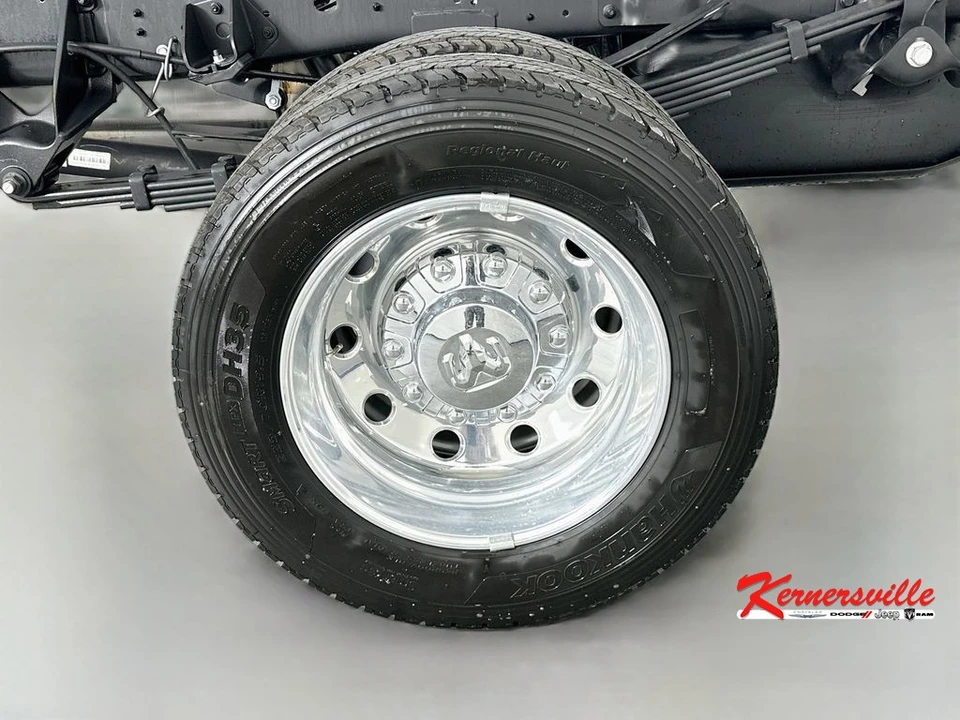 2026 Ram 4500 & 5500 - Image 15 of 19