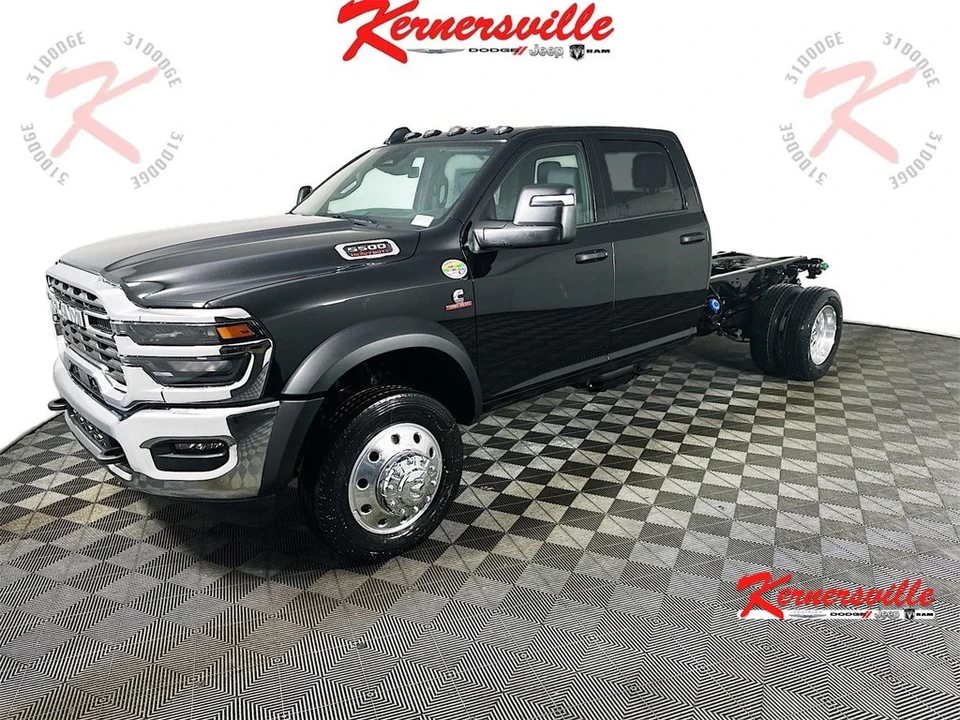 2026 Ram 4500 & 5500 - Image 3 of 20