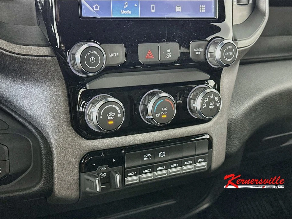 2026 Ram 4500 & 5500 - Image 15 of 20