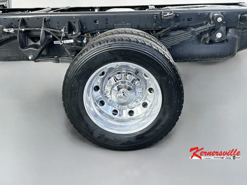 2026 Ram 4500 & 5500 - Image 19 of 20