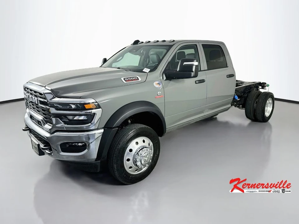 2026 Ram 4500 & 5500 - Image 3 of 20