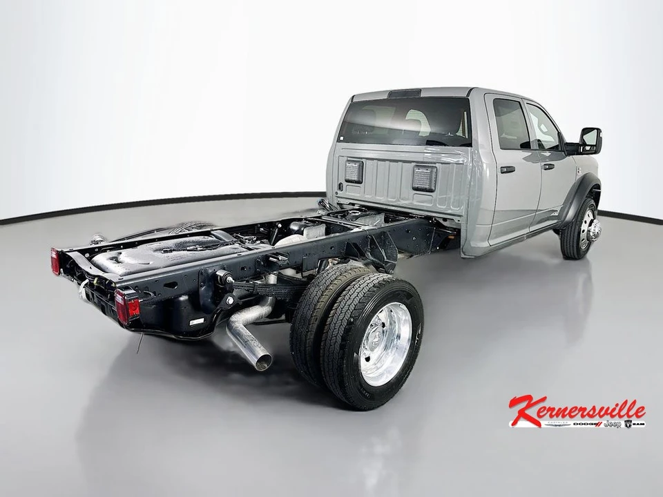 2026 Ram 4500 & 5500 - Image 7 of 20