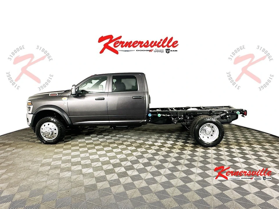 2026 Ram 4500 & 5500 - Image 4 of 12