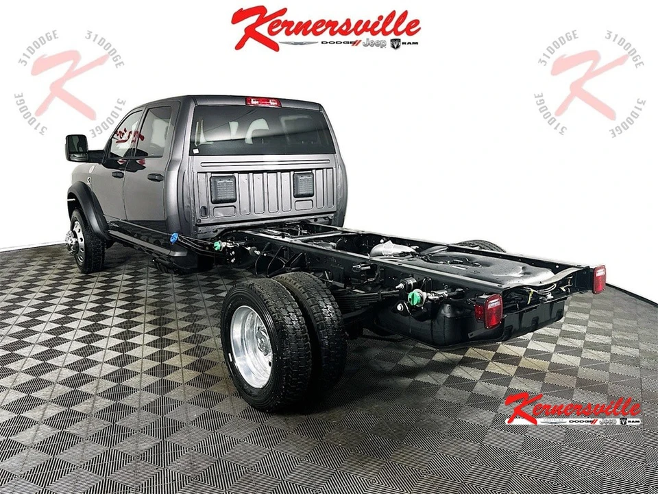 2026 Ram 4500 & 5500 - Image 5 of 12