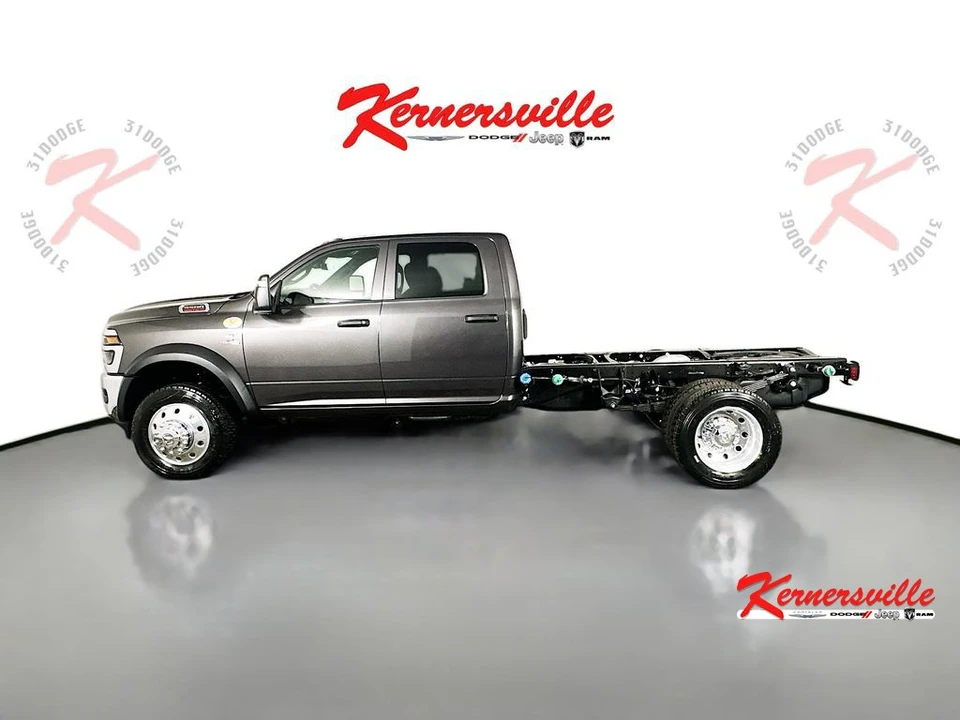 2026 Ram 4500 & 5500 - Image 4 of 20